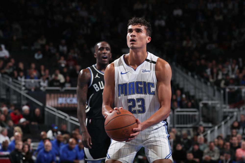 中国篮球正 中国篮球正