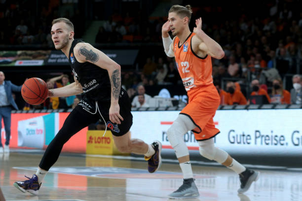 后场参与断 后场参与断