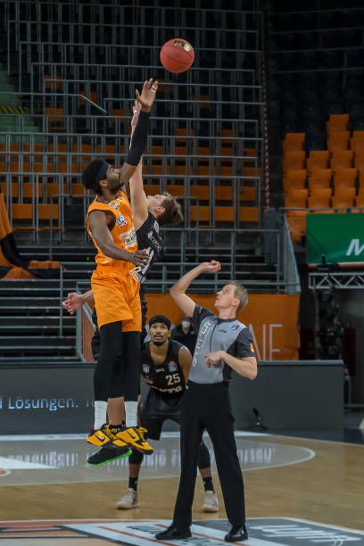 巨大的财务 巨大的财务